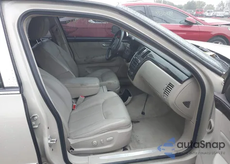 2010 Cadillac Dts Luxury Collection z USA, uszkodzony, nr VIN 1G6KD5EY1AU105023